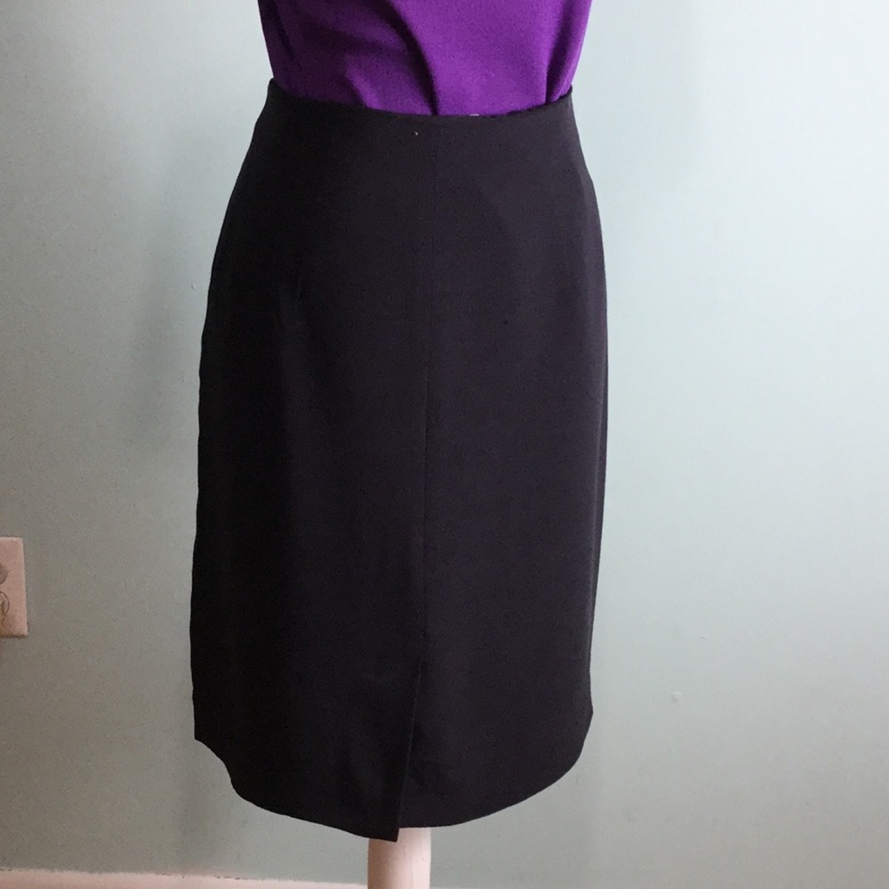 Skirt - Picture 2 of 7